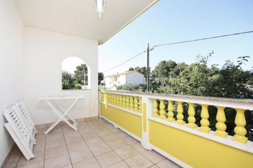 Apartments With A Parking Space Banjol (rab) - 5041