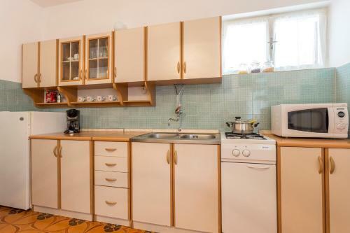 Apartment In Fazana/istrien 33038