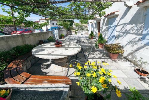 Hostal Apartments & Rooms Nada