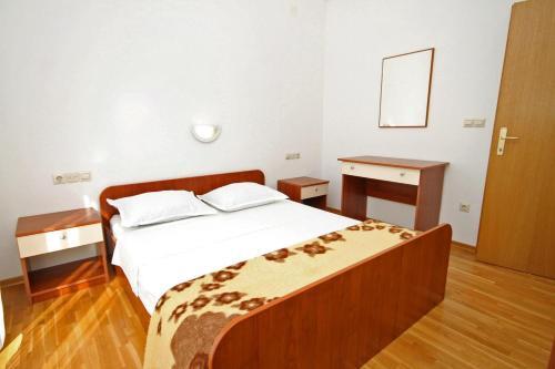 Apartments With A Parking Space Jelsa (hvar) - 8765