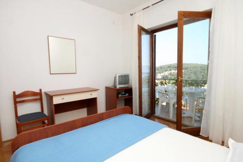 Apartments With A Parking Space Jelsa (hvar) - 8765