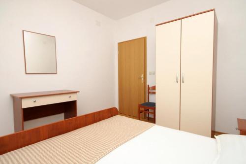 Apartments With A Parking Space Jelsa (hvar) - 8765