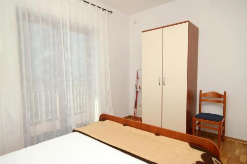 Apartments With A Parking Space Jelsa (hvar) - 8765