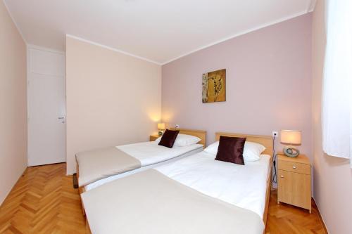 Bay Bridge Center Apartment 1