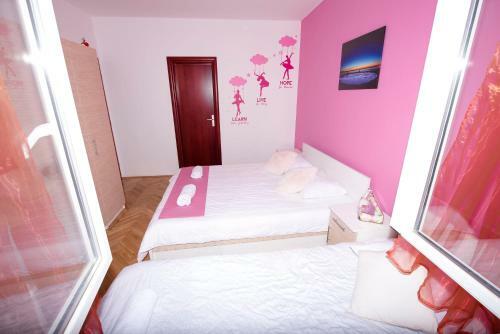 Hostal Mareta Guesthouse