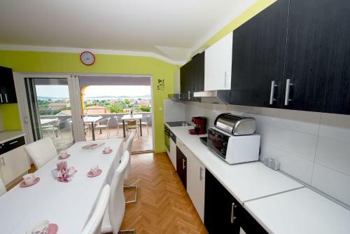 Hostal Mareta Guesthouse