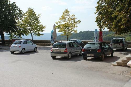 Hostal Double Room Oprtalj 7081a