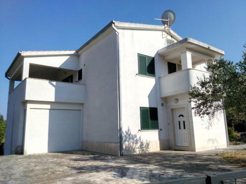 Apartment Mandalina House
