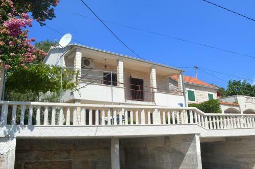Apartments With A Parking Space Sutivan (brac) - 2846