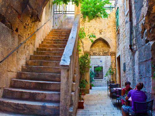 Best Of Split Apartments