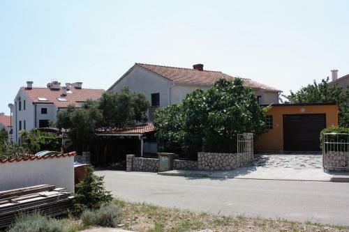 Apartments With A Parking Space Krk - 418