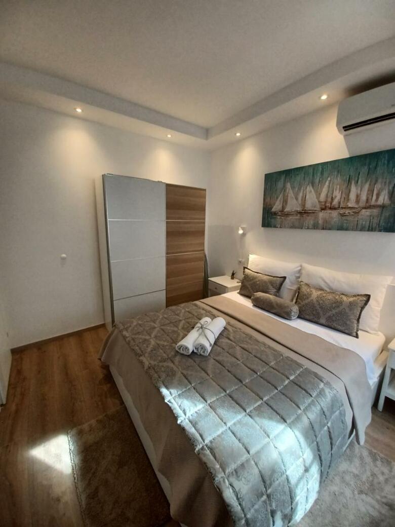 Hostal Placeta Apartments