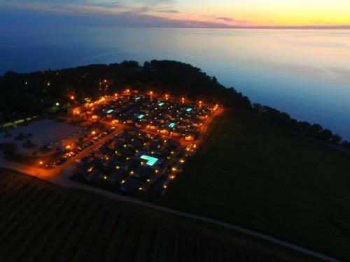 Superior Mobile Homes In Camping Kastanija