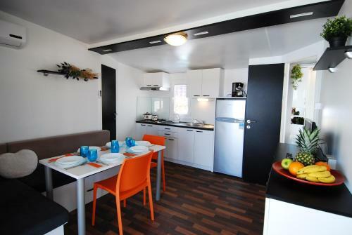 Superior Mobile Homes In Camping Kastanija