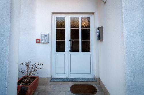 Hostal Guesthouse Villa Irena