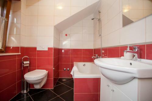 Hostal Apartments And Rooms Marino