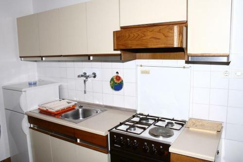 Apartment Nerezine 2519a
