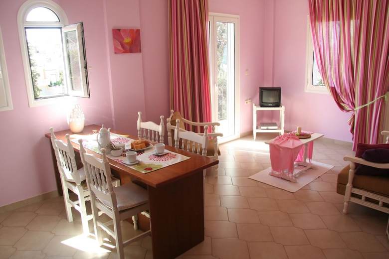 Hotel Water Lily