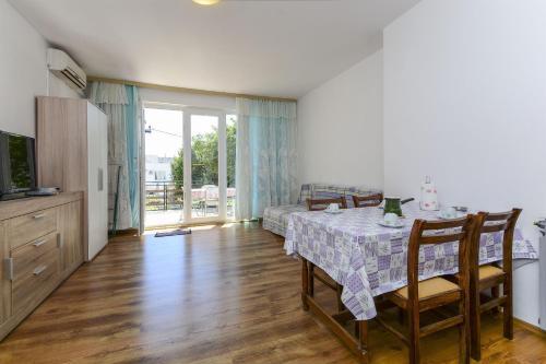 Apartments Blazenka