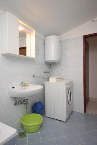 Apartments With A Parking Space Umag - 7073