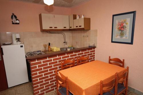 Apartment Mundanije 4953a