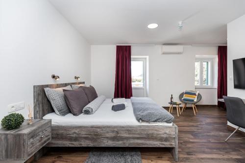 Apinelo Hostel & Apartments