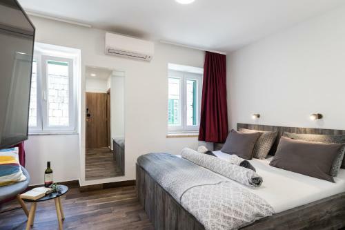 Apinelo Hostel & Apartments