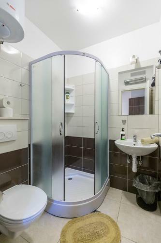 Apinelo Hostel & Apartments