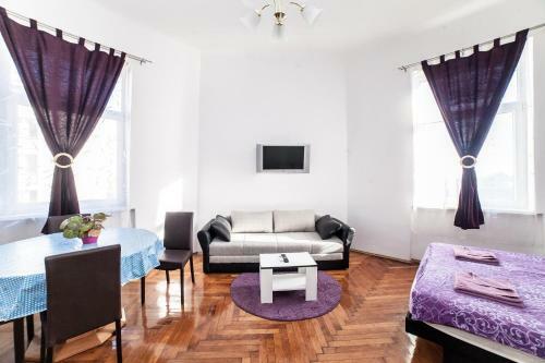 Palmers Apartments And Rooms