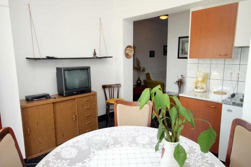 Apartments With A Parking Space Novi Vinodolski - 5600