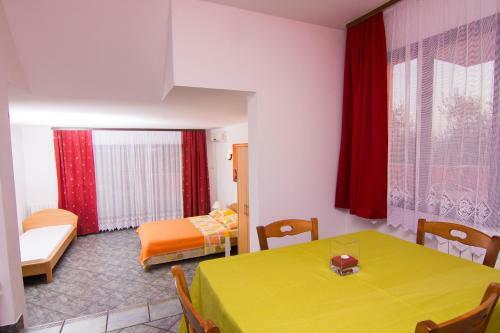 Hostal Apartmani ?u?i?