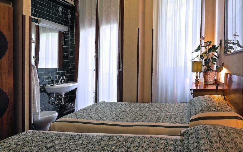 Hotel London