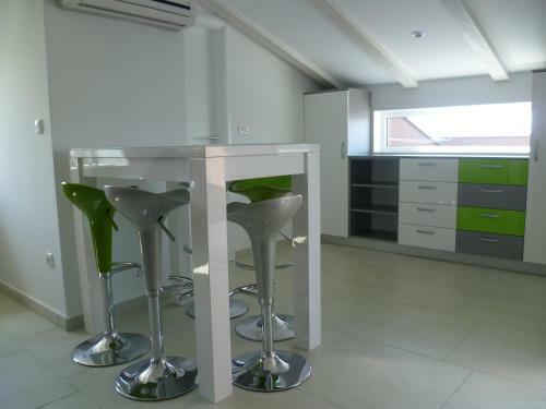 Montville Apartments