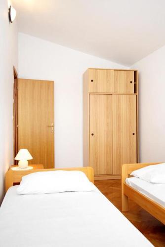 Apartments With A Parking Space Baska Voda (makarska) - 6057