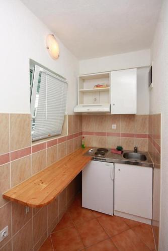 Apartments With A Parking Space Gradac (makarska) - 5198