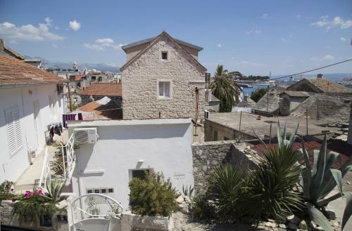 Apartment Pina