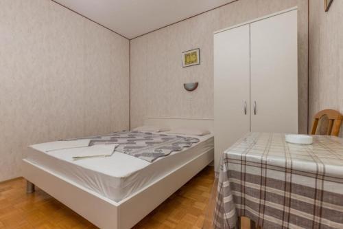 Apartments And Rooms With Parking Space Crikvenica - 5492