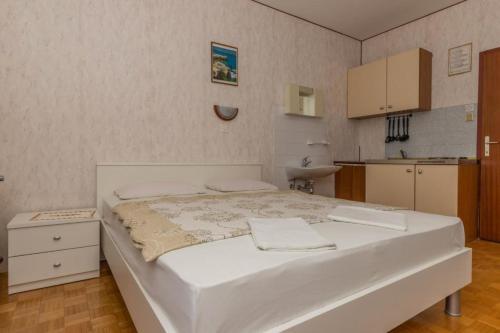 Apartments And Rooms With Parking Space Crikvenica - 5492