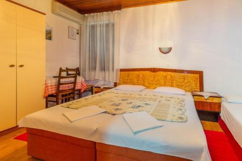 Apartments And Rooms With Parking Space Crikvenica - 5492