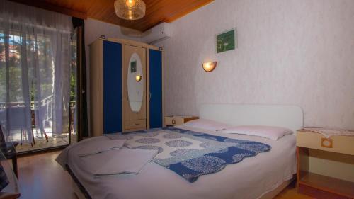 Apartments And Rooms With Parking Space Crikvenica - 5492