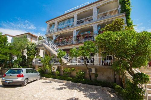 Apartments And Rooms With Parking Space Crikvenica - 5492