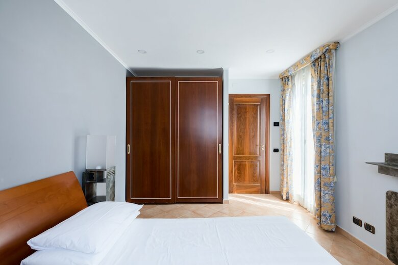 Hotel Crosti Apartments