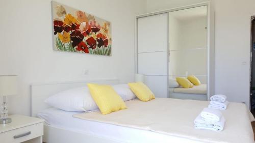 Apartamentos Rooms By The Sea Hvar - 5720
