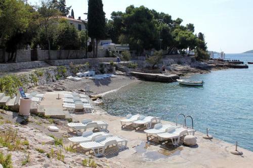 Apartamentos Rooms By The Sea Hvar - 5720