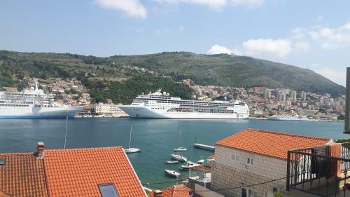 Hostal Apartments Villa Sirena