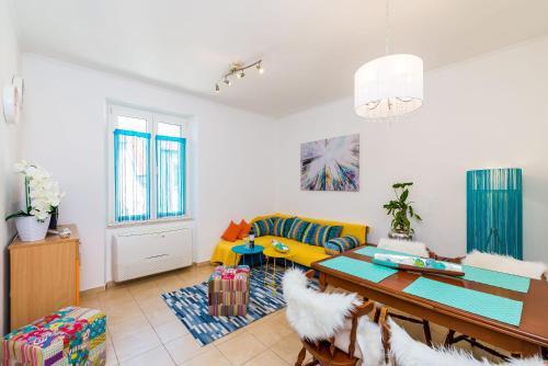 Hostal Apartments & Room Frane