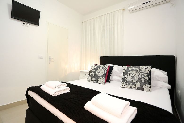 Hostal Central Square Guest House