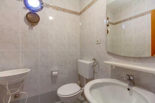Hostal Guesthouse Alma