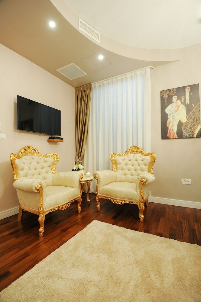 Hostal Silver & Gold Luxury Rooms