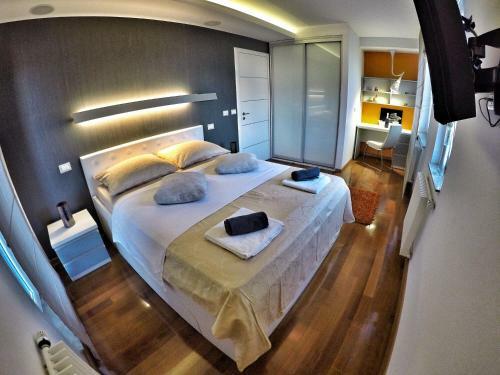 Deluxe Apartment Nella